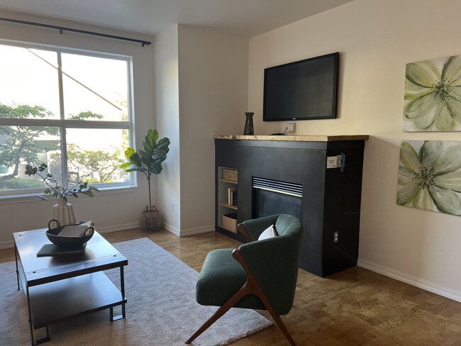 Building Photo - 1561 Cherrylane Ave S