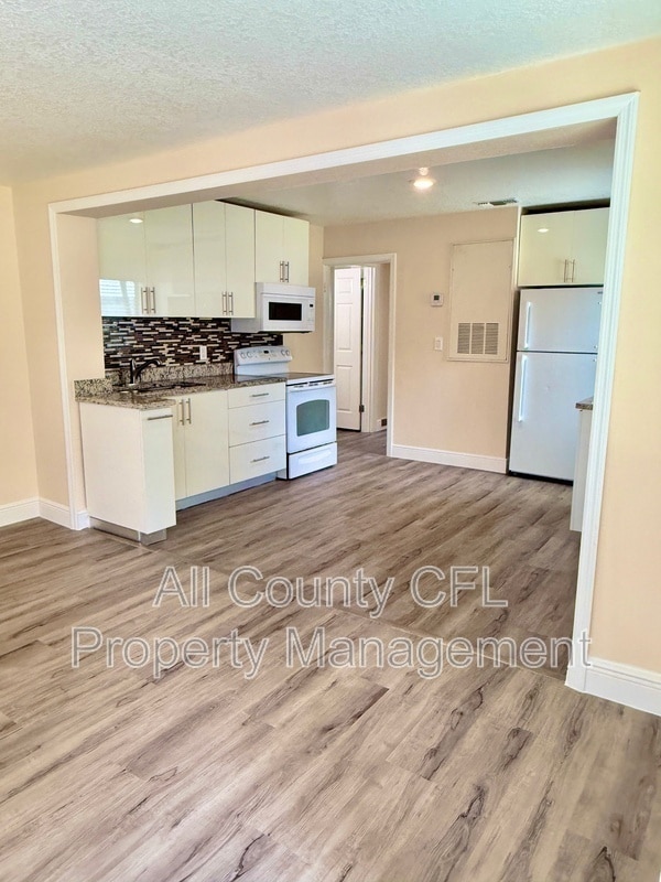 Building Photo - 30 Lemon Ln