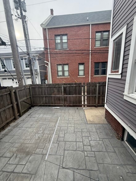 Building Photo - 317 e 13th st