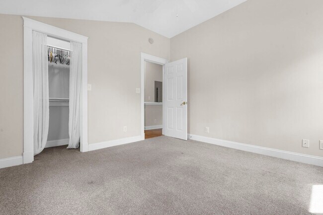 Building Photo - 2217 Doris Dr