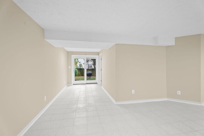 Building Photo - Move-In Ready Home in Prime Springfield Lo...