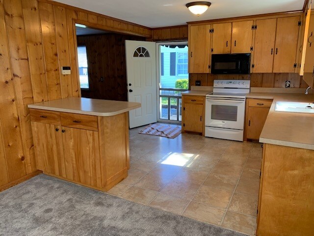 Building Photo - 503 Green Acres Dr