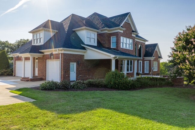 Building Photo - Estate Home in Fantastic North Raleigh Loc...