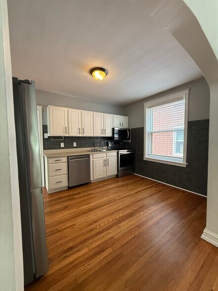 Building Photo - 4606 Wilcox Ave