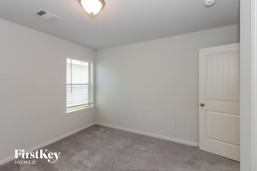 Building Photo - 723 Norwalk Dr