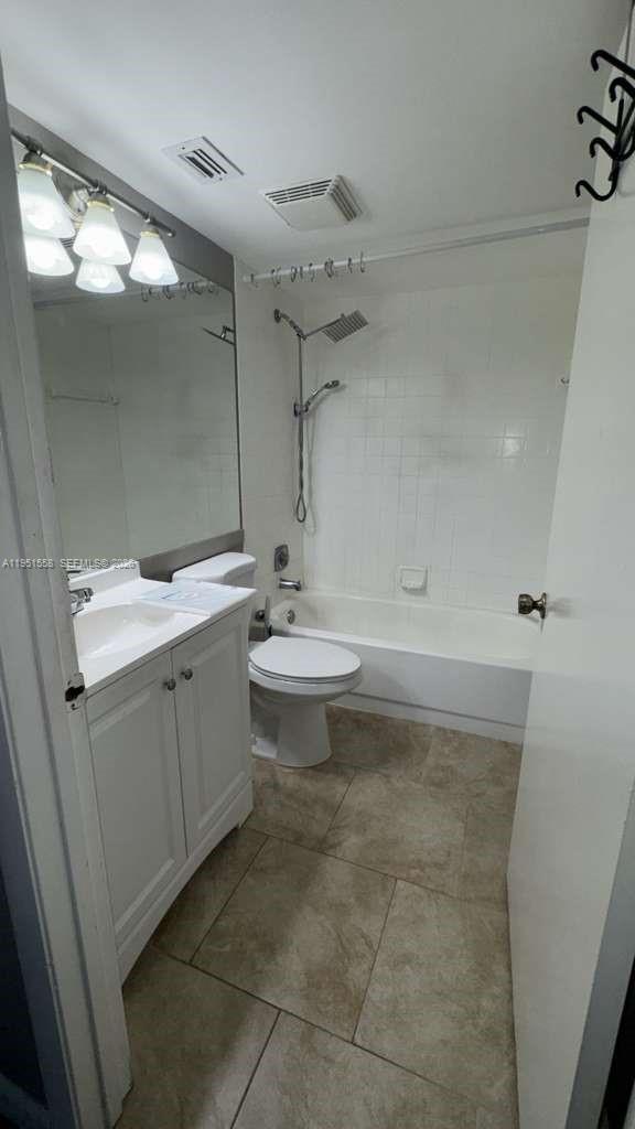 Building Photo - 5200 NW 31st Ave