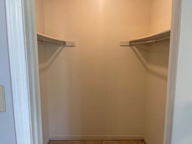 Building Photo - Jackson Street Duplex's