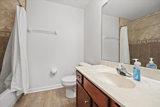 Building Photo - Great Jax Beach Location!