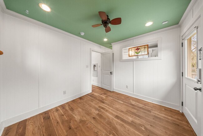 Building Photo - 5100 Lee Ave