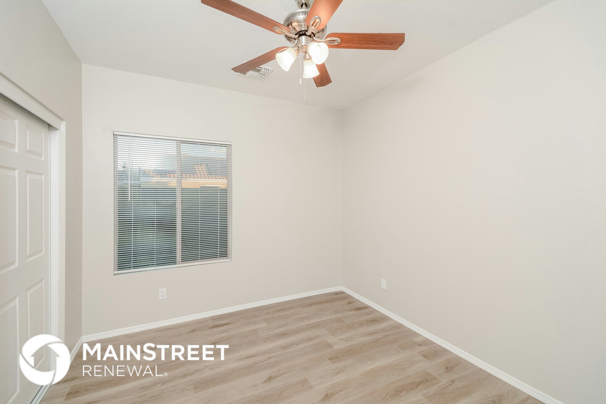 Building Photo - 13289 N Primrose St