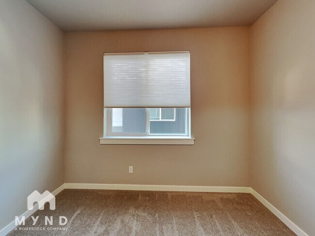 Building Photo - 17231 SW Goldcrest Ln