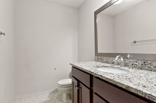 Building Photo - 1414 Caplewood Dr