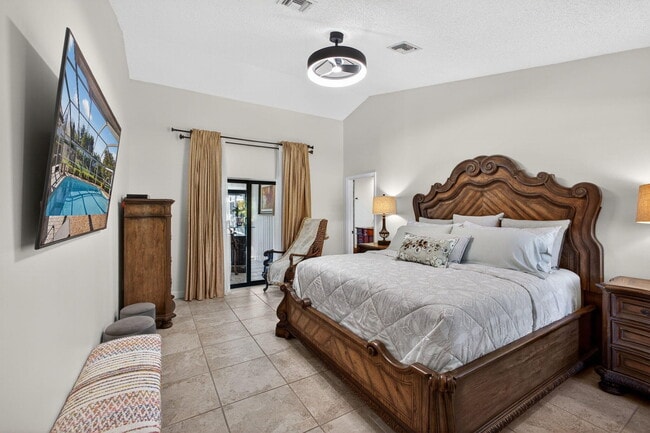 Building Photo - 168 Thornton Dr