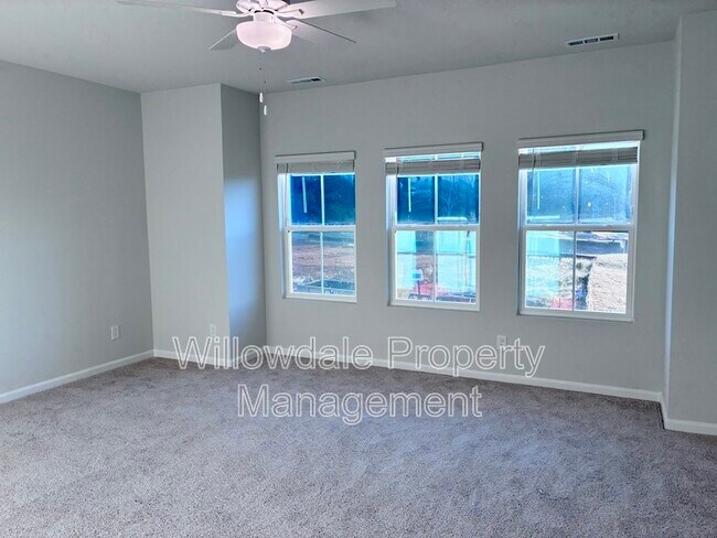 Building Photo - 211 Central Townes Wy