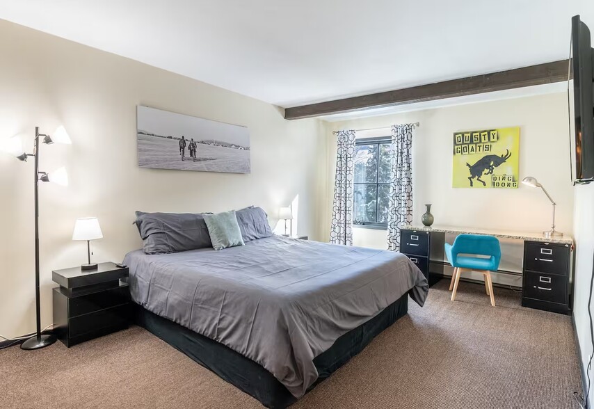 Bedroom 1 - 1040 Vail View Dr