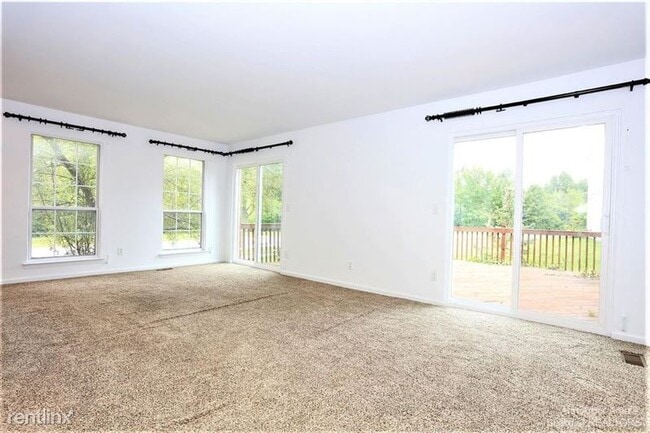 Building Photo - 3268 Monument