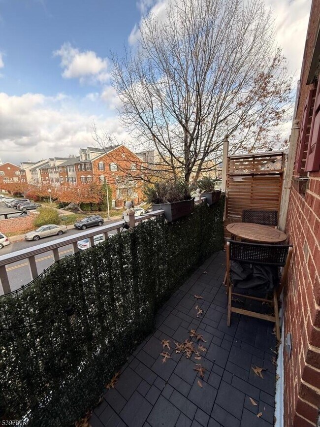 Building Photo - 22 Vaughan Dr