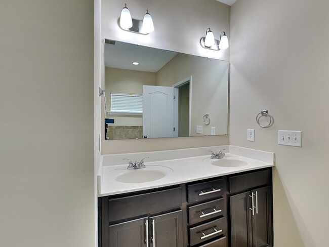 Building Photo - 265 Marsh Creek Dr
