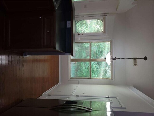 Building Photo - 175 Spinner Dr