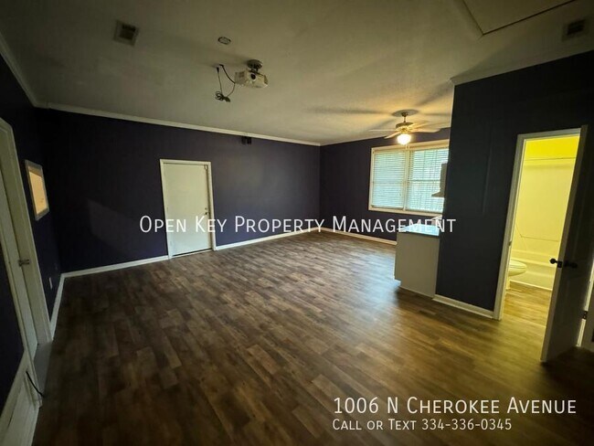 Building Photo - 1006 N Cherokee Ave