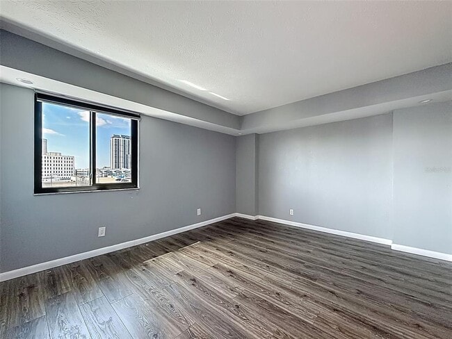 Building Photo - 201 W Laurel St