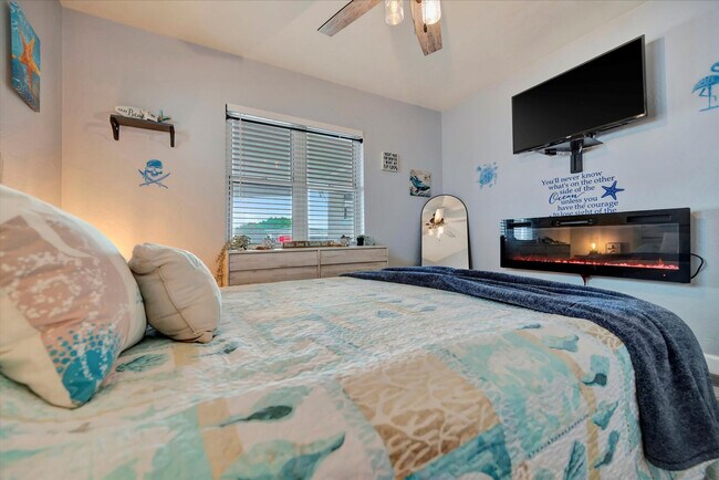 Building Photo - 11420 1st St E