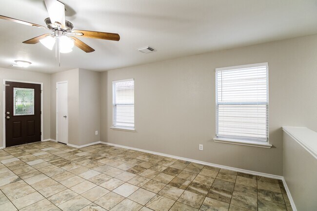 Building Photo - 439 Remington Park Ct