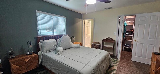 Building Photo - 1823 SE 15th St