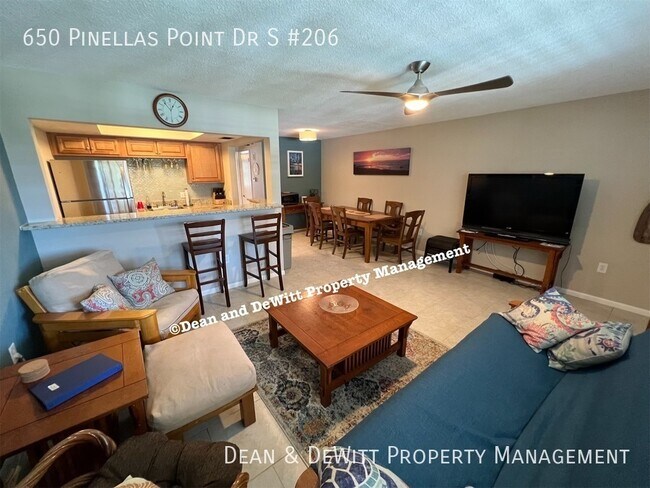 Building Photo - 650 Pinellas Point Dr S