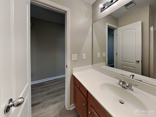 Building Photo - 355 Meadow Vista Ln