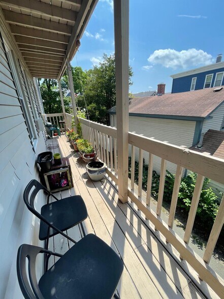 Building Photo - 40A Linden Ave