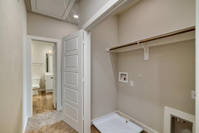 Building Photo - 711 Harvest Moon Dr