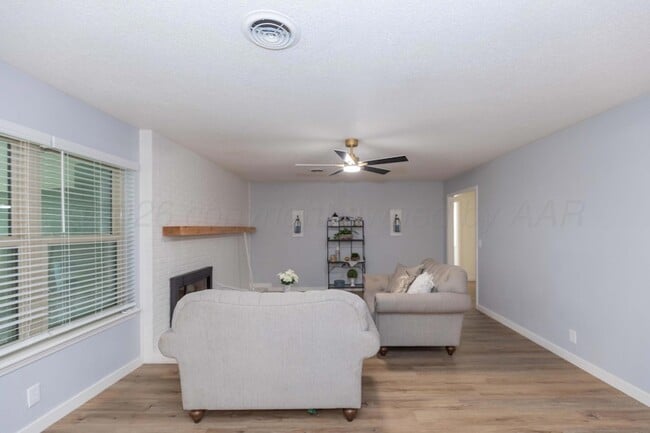 Building Photo - 3301 Palmetto Trail