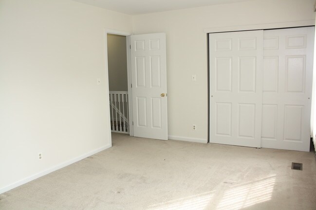 Building Photo - 7923 Ridge Ave