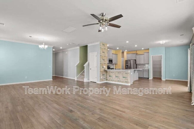 Building Photo - 126 Daniels Creek Cir