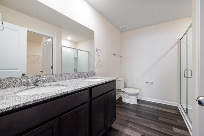 Building Photo - 3 Bedrooms, 2.5 Bathrooms, and 2083 sqft. comfortable and versatile Osprey plan in Raleigh 540 We...