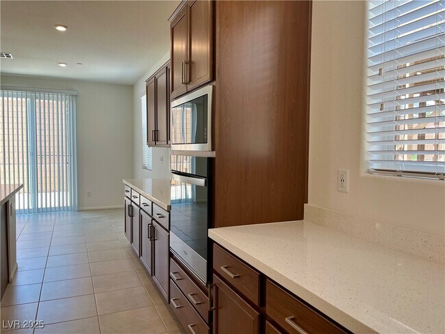 Building Photo - 9693 Biedler Ct