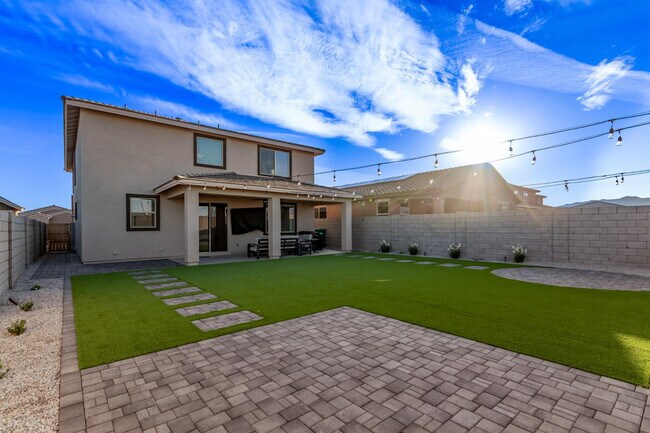 Building Photo - 19210 W Solano Dr