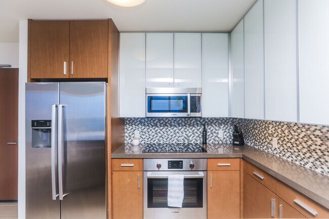 Building Photo - The Collection -  Ocean Views!  1BR/1BA/1PKG