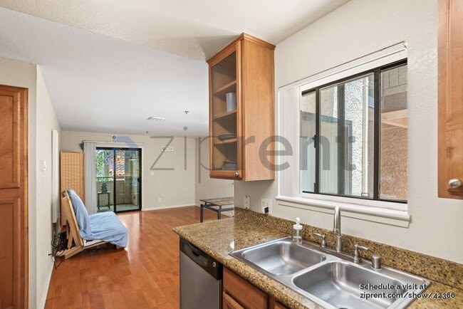Building Photo - 880 E Fremont Ave