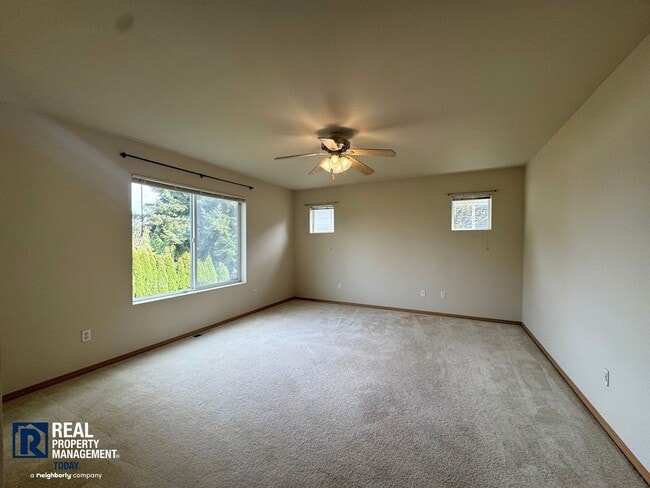Building Photo - 3BR Silver Creek Home w/ Loft, Fireplace & 2-Car Garage!!