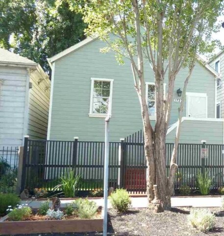 Primary Photo - 1727 8th St