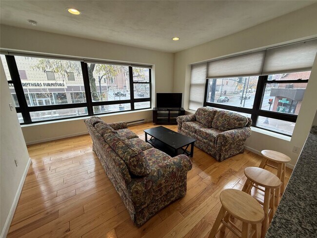 Building Photo - 25 Court St