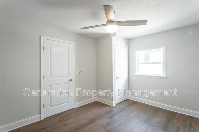 Building Photo - 1902 S Watkins St