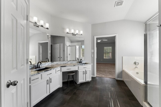 Building Photo - 622 Timberstand Ln