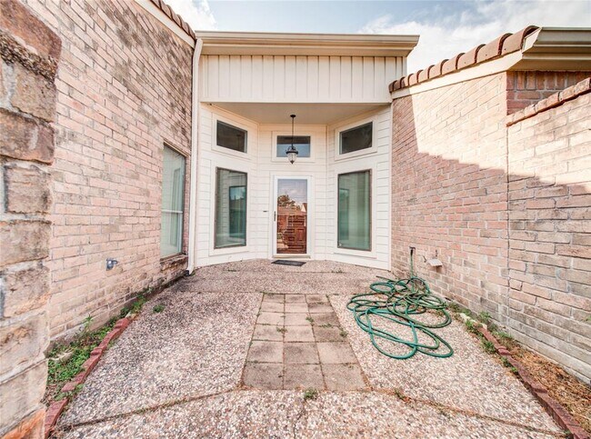Building Photo - 14226 Woodnook Dr