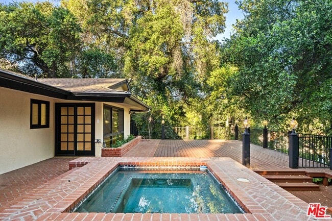 Building Photo - 17449 Sumiya Dr