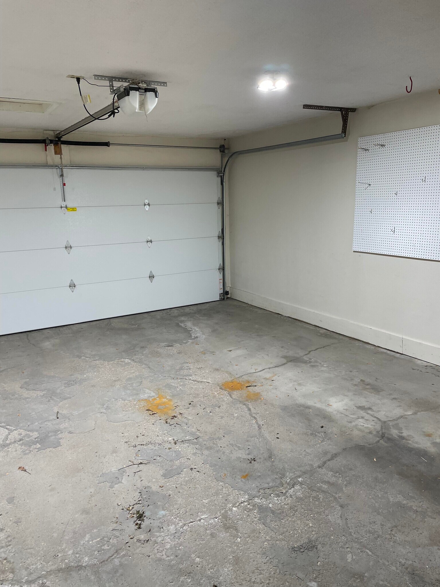 2-Car Garage - 1505 Little Bluestem Ct