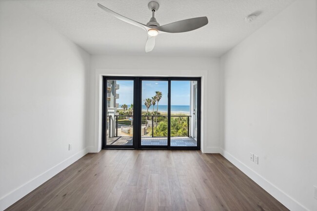 Building Photo - The townhome with ocean views from every room