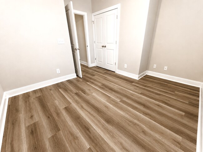Building Photo - Your Perfect 2-Bedroom Retreat Awaits in Kiskadee Parke